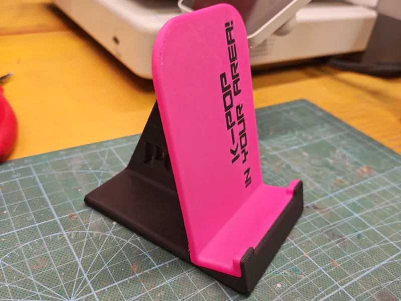 K-Pop Smartphone Stand - "In Your Area!"