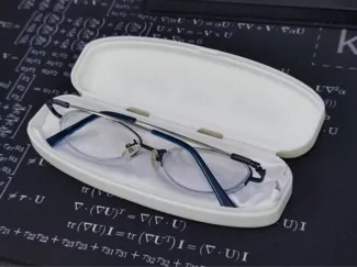 轻量化眼镜盒 / Lightweight Glasses Box