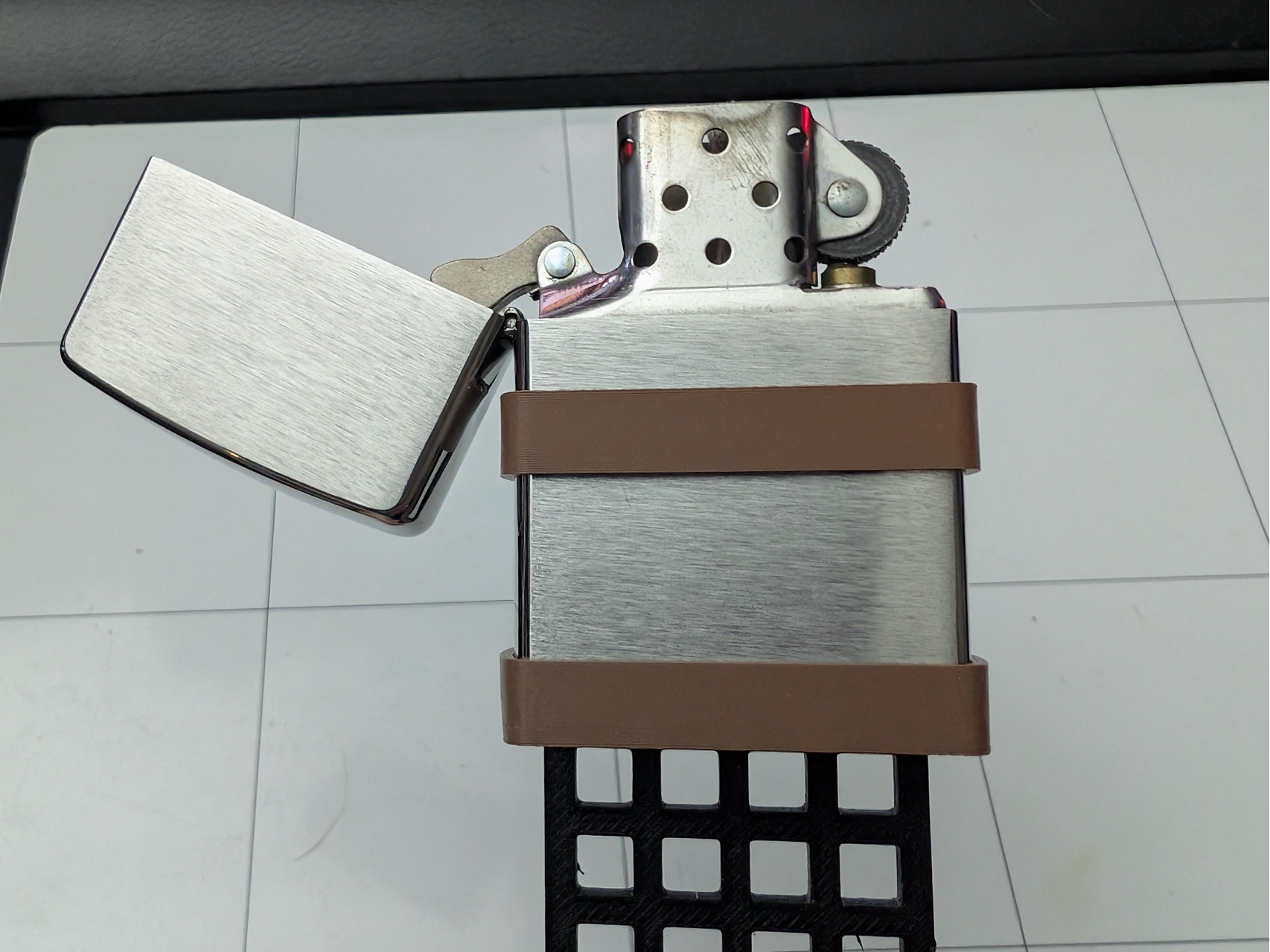 Zippo holder for Mod-Grid