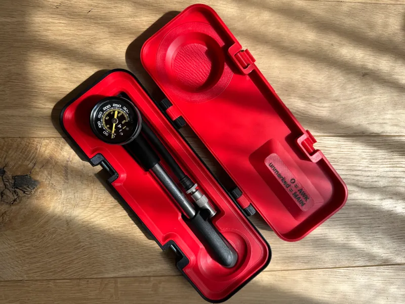 Topeak DXG shock pump box