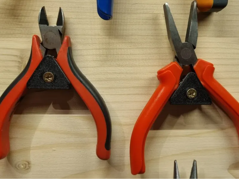 Small pliers holder