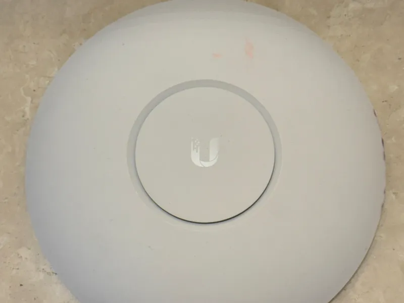 supporto a muro ubiquiti unifi ap ac pro