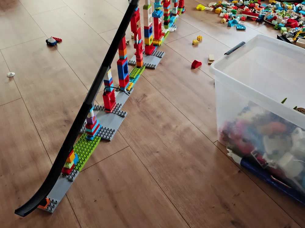 Soporte: Duplo-Compatible Hot Wheels Track & Launch Ramp. Referencia del modelo original.
