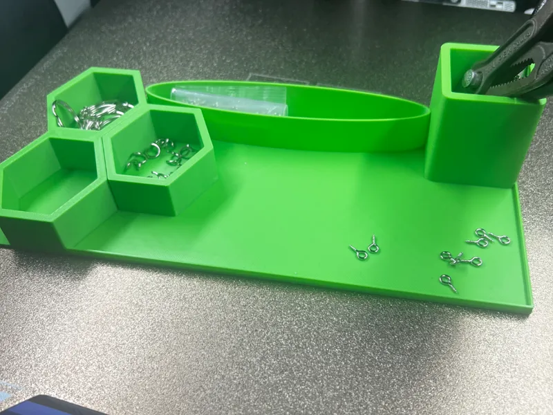 Keychain making tray