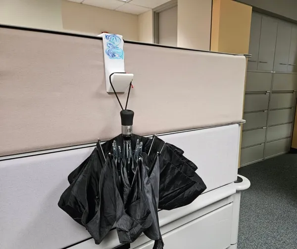Portemanteau pour cloison de bureau