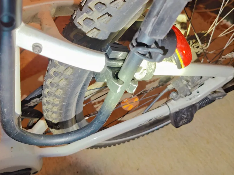 Bicycle U-lock mount