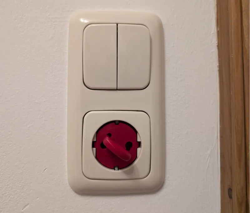 Steckdose Kindersicherung SchuKo  Power Outled Kid