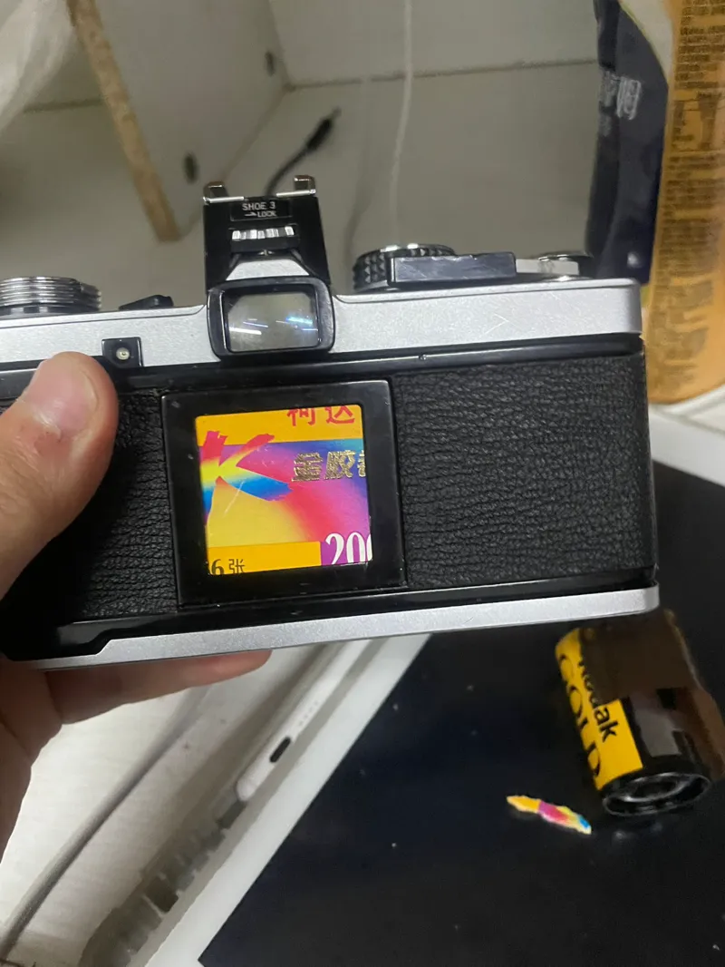 胶卷插槽 Film label slots