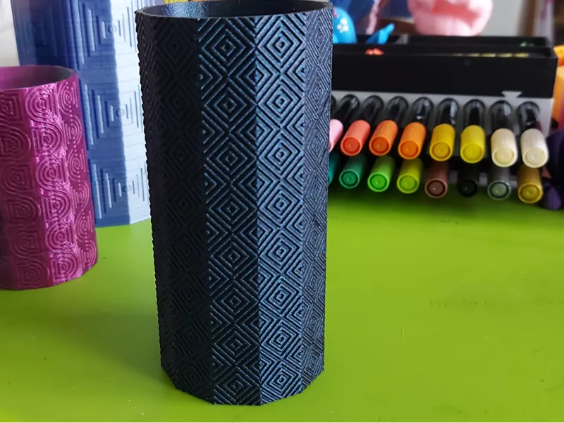 Vase / Stifteköcher / Stiftehalter m. Rautenmuster