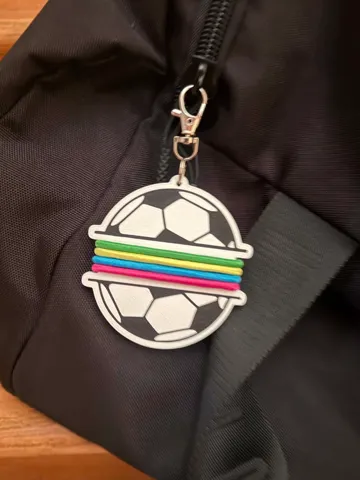 Accesorio para sujetar ligas de cabello: Soccer Ball Hair Tie Holder Bag Tag — vista de referencia 2