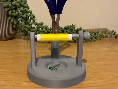 Spool holder and mini workstation: Sewing 