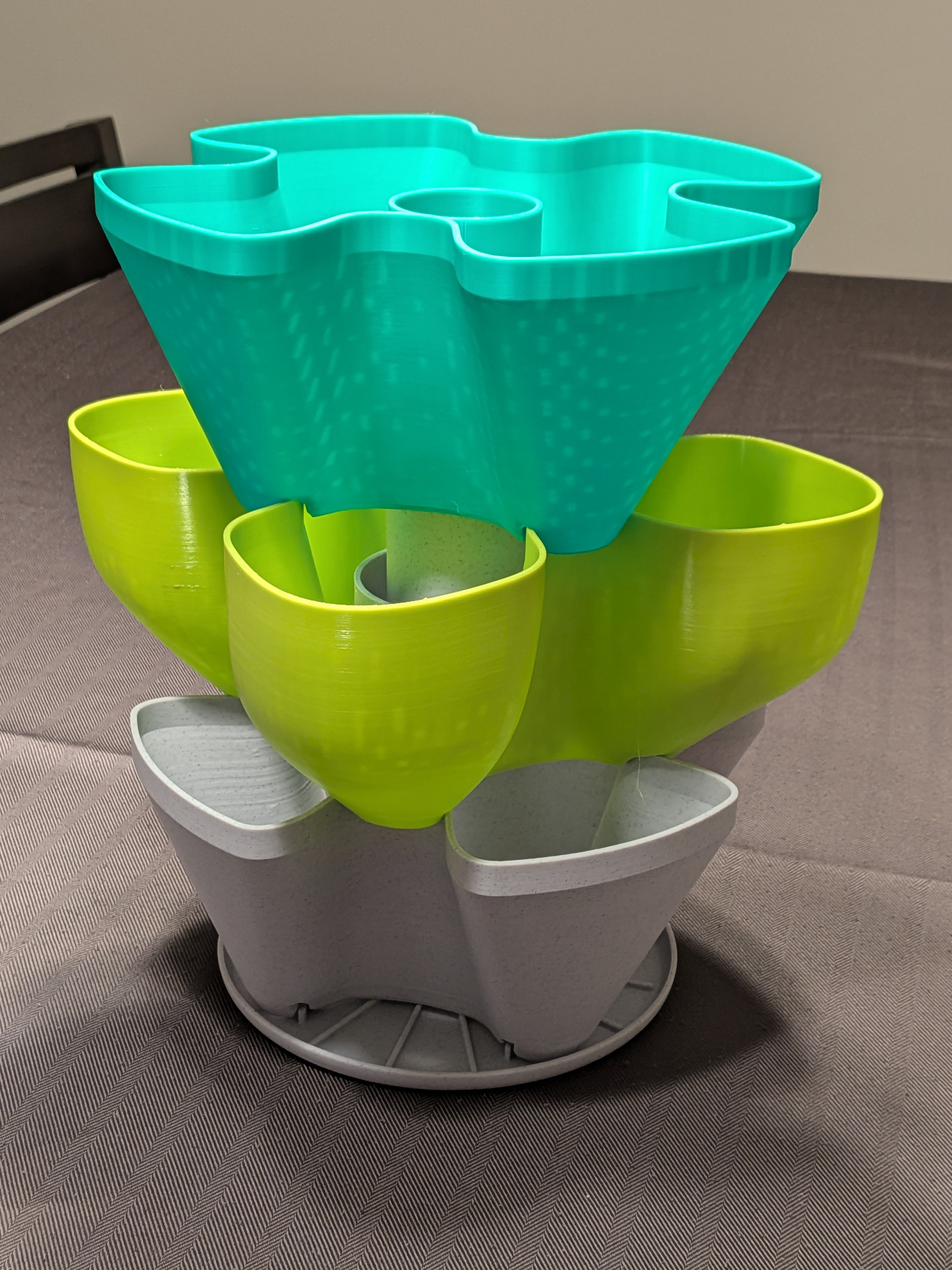 Miniatura 3 do modelo 3D Stackable Vertical Garden Planter, Self Watering