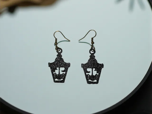 Ghostly Lantern earring