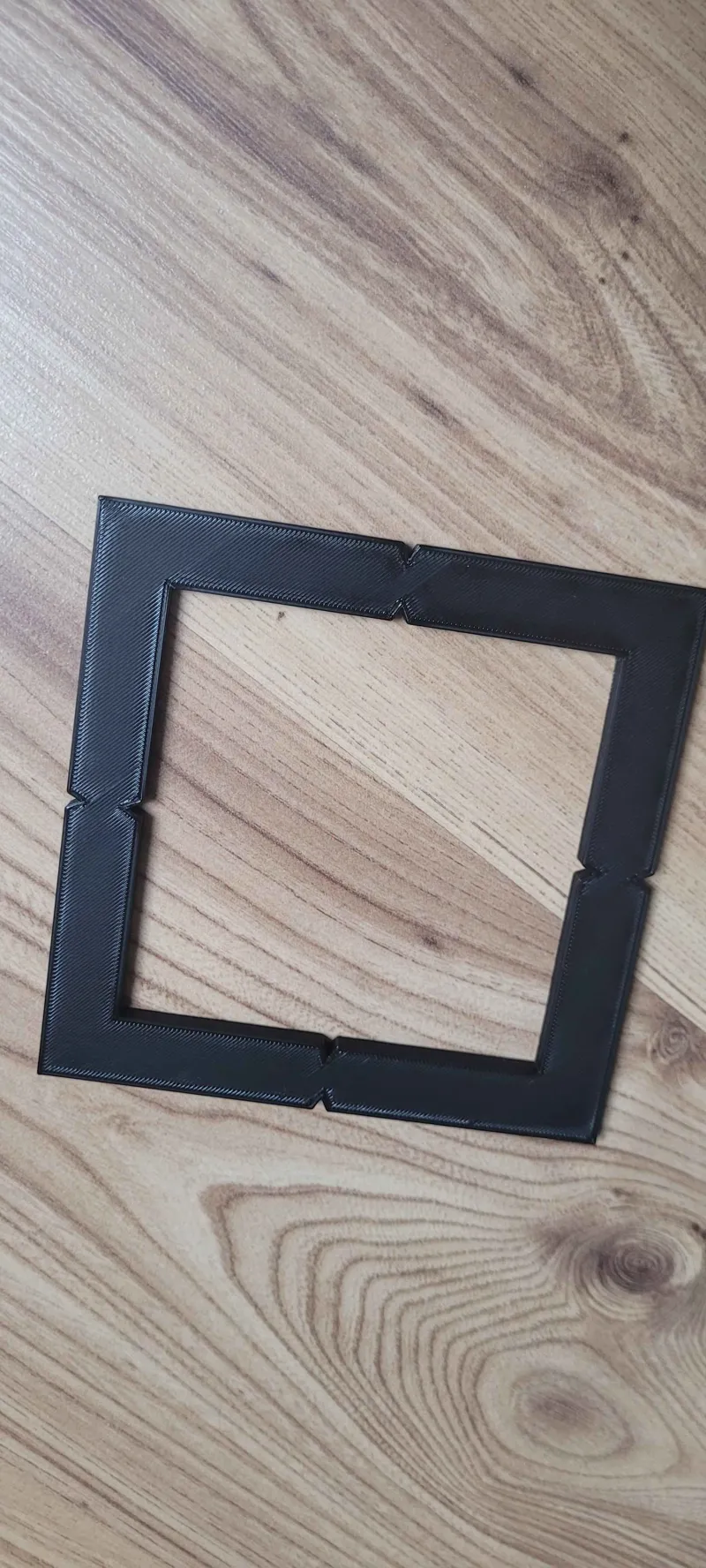 Template for cutting holes for 92/124mm fans