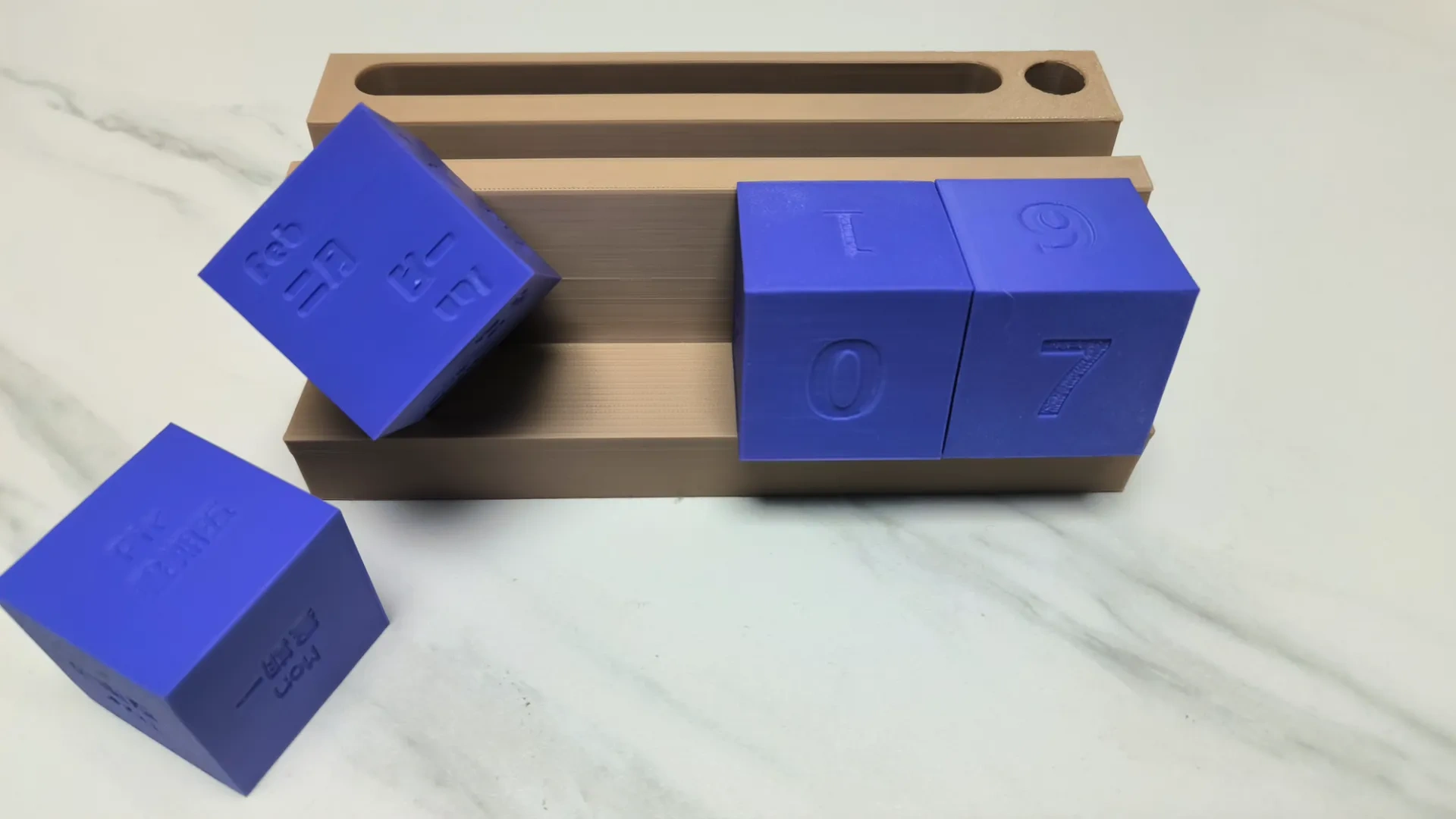 Miniatura 4 do modelo 3D 小小日历！模块化日历摆件，精致桌搭