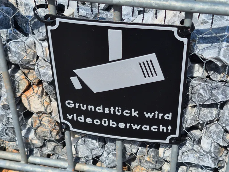 Schild Videoüberwachung Doppelstabmatten Zaun