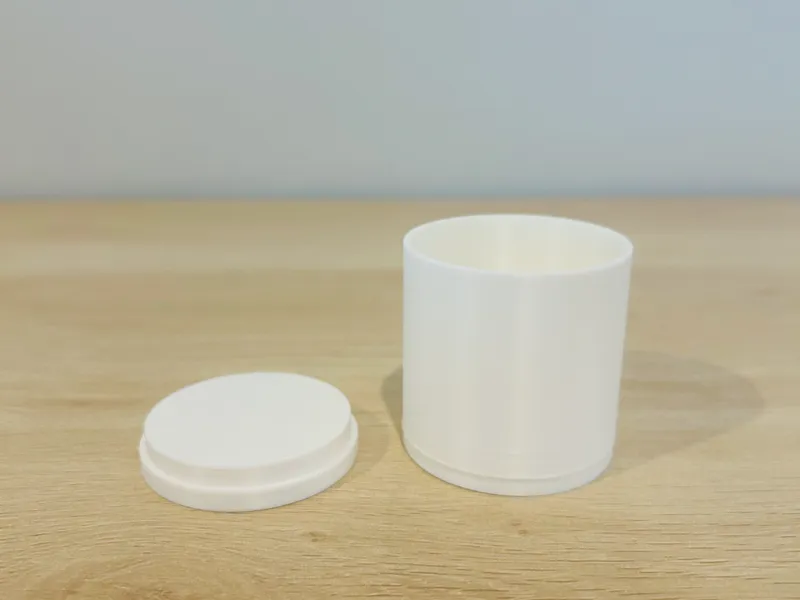 Cylinder with Top