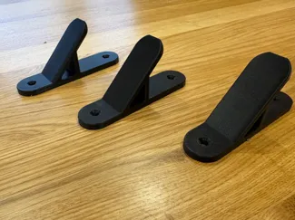 Halter für Jacken, Hüte, etc.