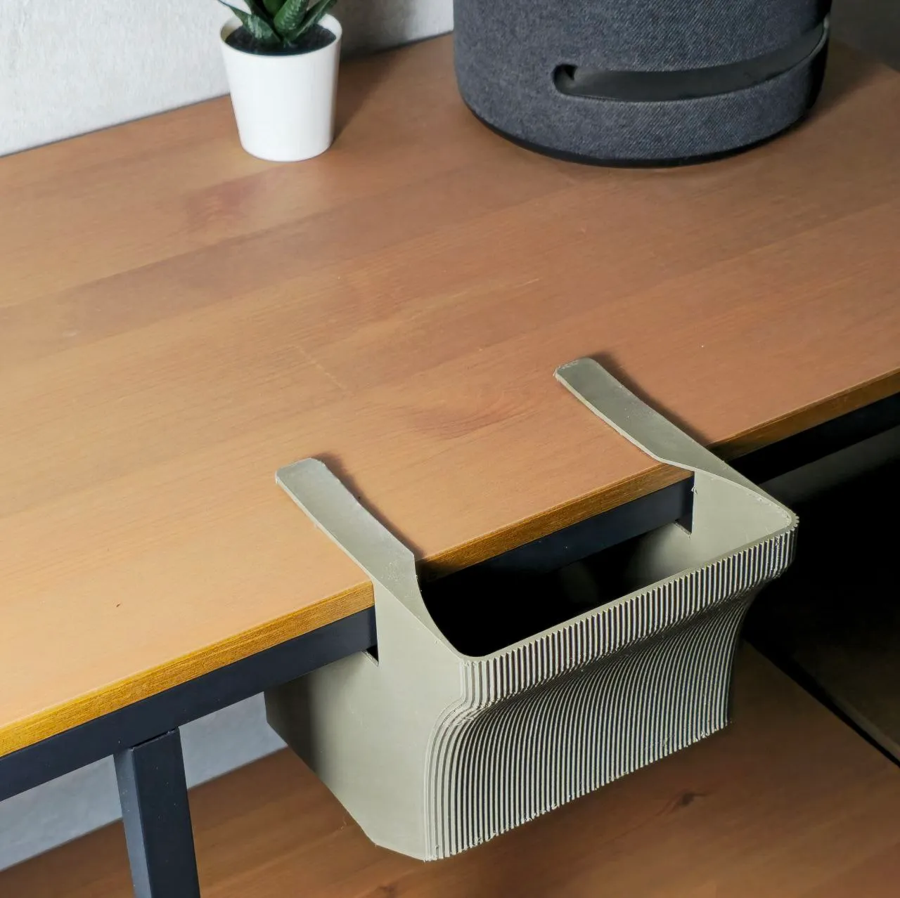 Desk Bin Trash _ No supports needed view 3
