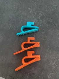 4 versions de pince (0.2mm layer, 2 walls, 15% infill)