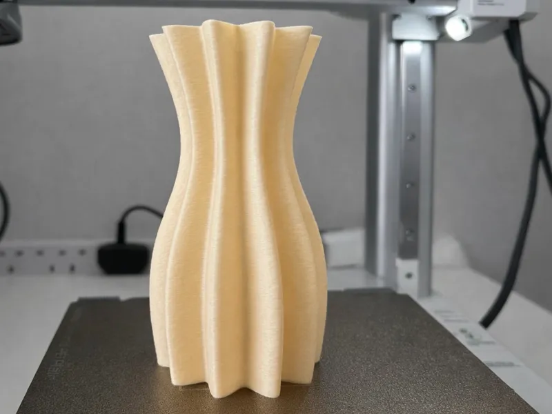 Modern Flow Vase – Elegant & Easy Print