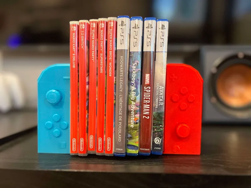 Joy con Bookends