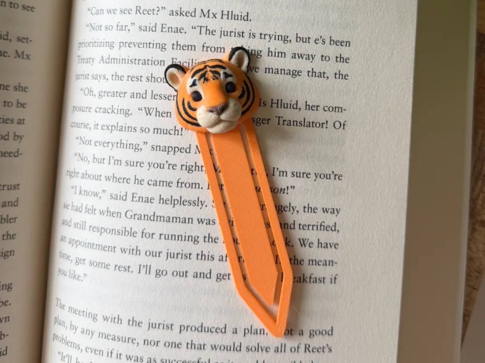 Accesorio de lectura: Tiger bookmark. Referencia del modelo original.