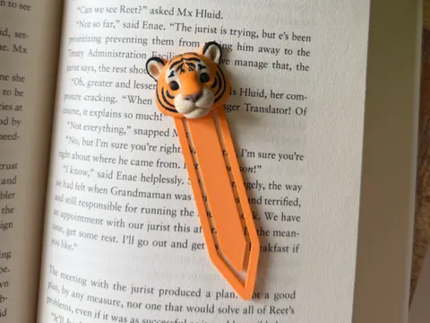 Accesorio de lectura: Tiger bookmark — referencia de MakerWorld