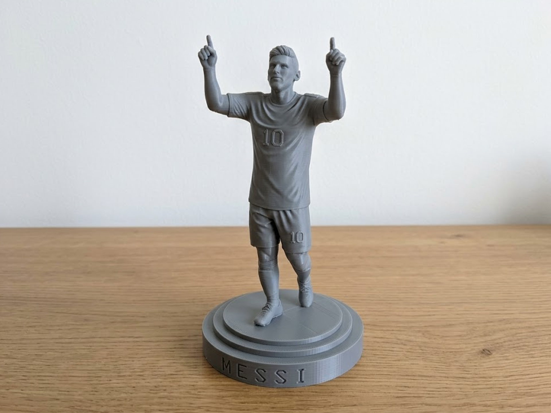Leo Messi 10 Pointing to Heaven Celebration 