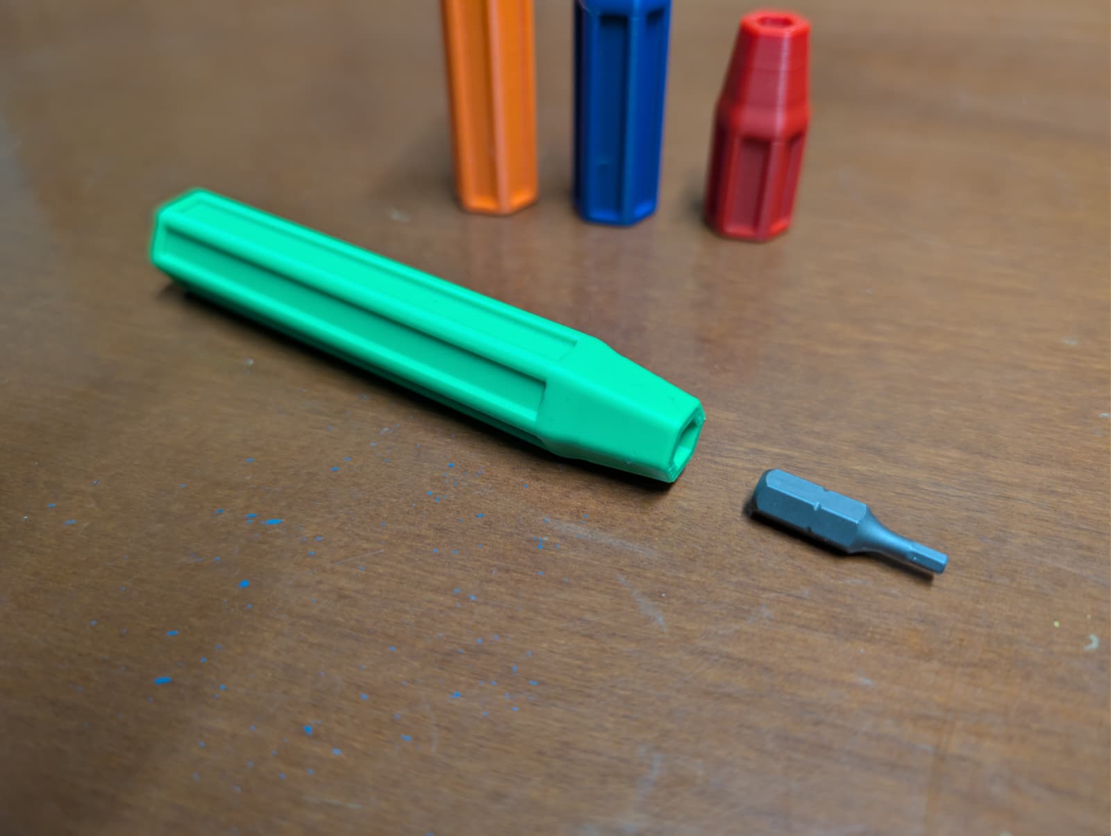 Miniatura 4 do modelo 3D 1/4 Inch Hex Bit Screwdriver Handle Set