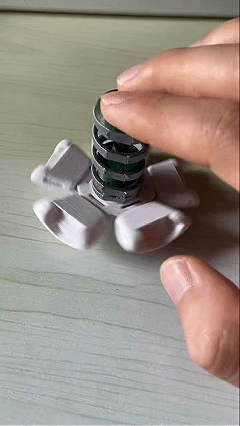 Miniatura 1 do modelo 3D 解压球弹簧配件，无橡皮筋平替
