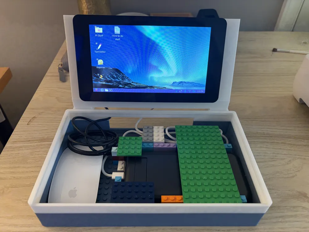 Toy Brick Cyberdeck Box with Touch Display Holder - Free 3D Print Model ...
