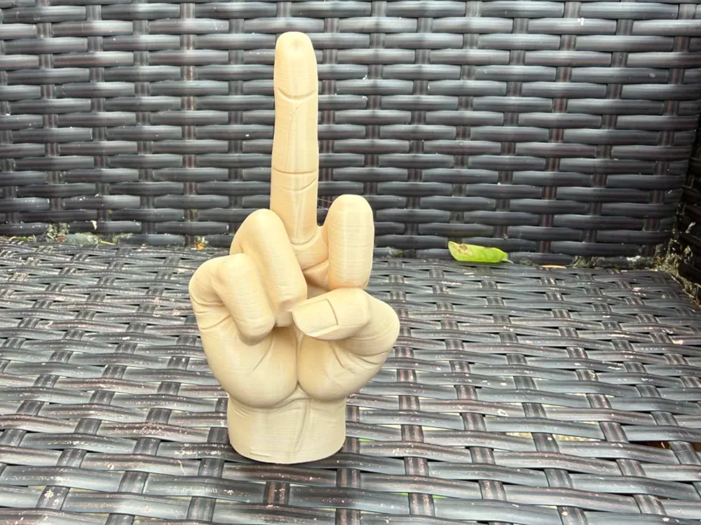 Figura decorativa: Raised middle finger hand gesture. Referencia del modelo original.