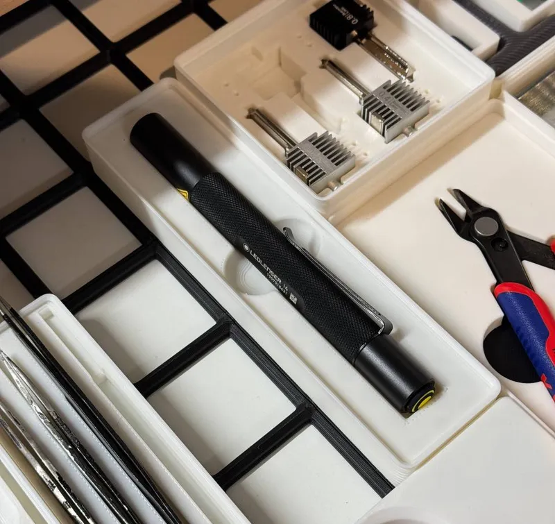 LEDLENSER i4 Gridfinity Tray