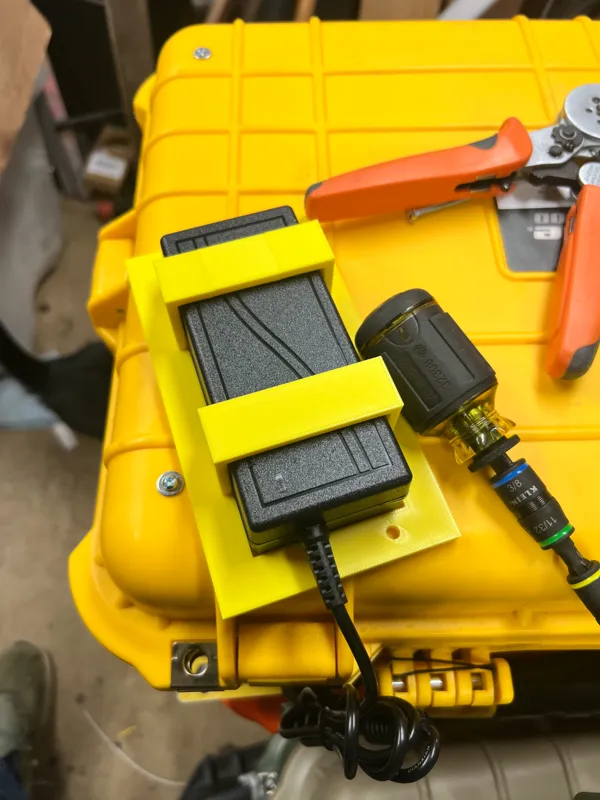 Support pour bloc d'alimentation compact