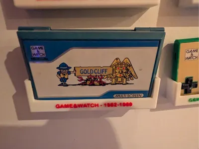 Wallmount Game and Watch Multiscreen