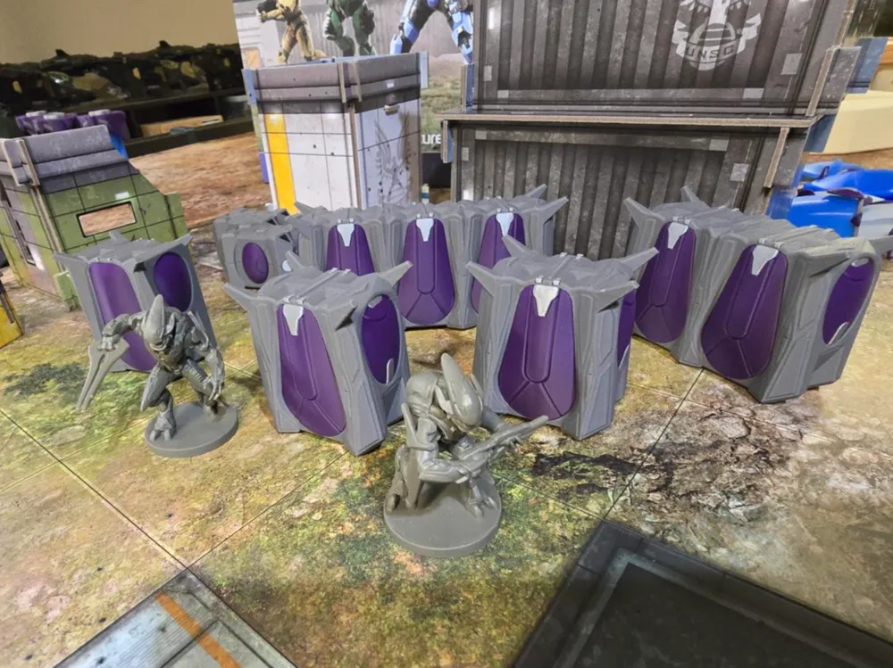 Escenografía en miniatura: Halo Covenant Crates. Referencia del modelo original.