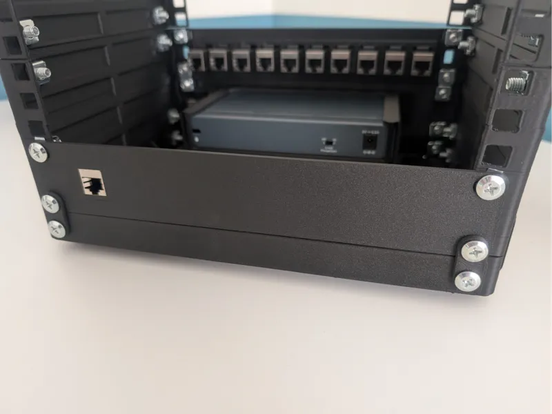 10-inch 1U Server Rack Panel - Single Keystone