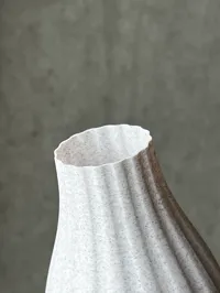 Vase Flow aux courbes fluides — photo 3