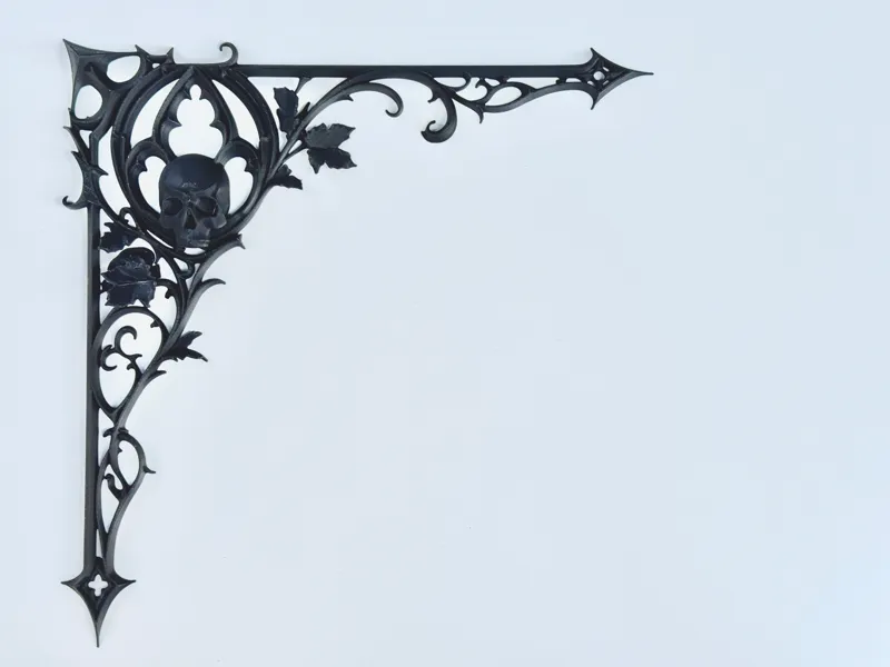 Gothic corner decoration