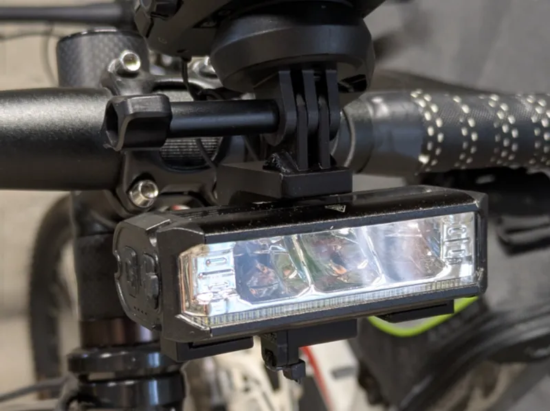Adaptateur haut Gopro pour lampe vélo OFFBONDAGE