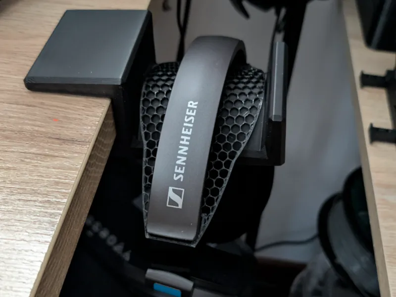 HD600 modded strap desk holder