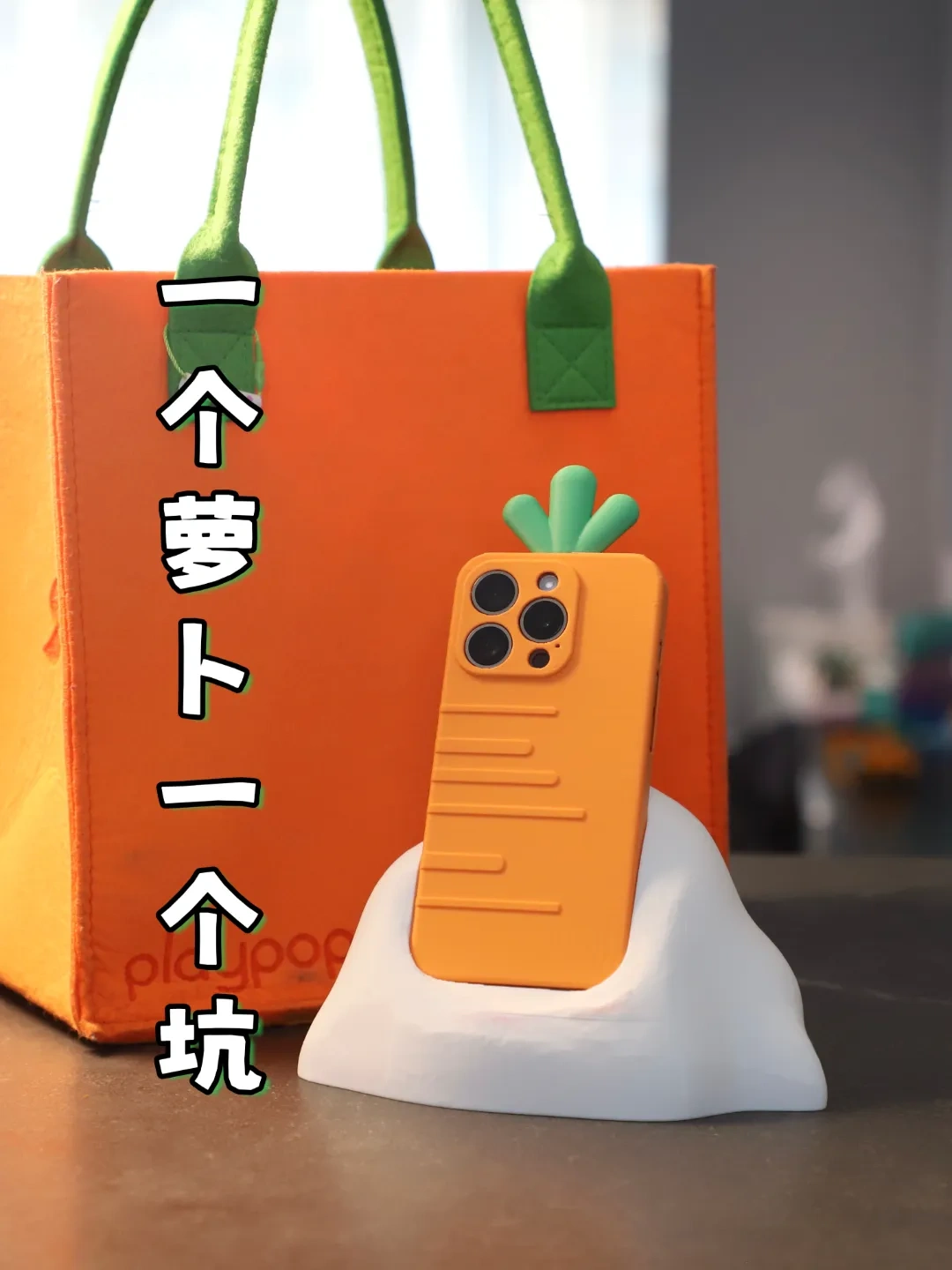 Personaggi Dei Cartoni Animati Della Carota Che Mostrano Il Braccio Del