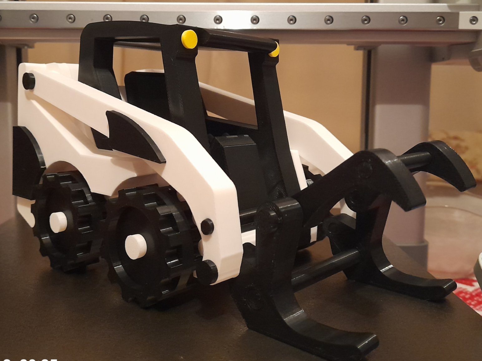 Skid steer loader