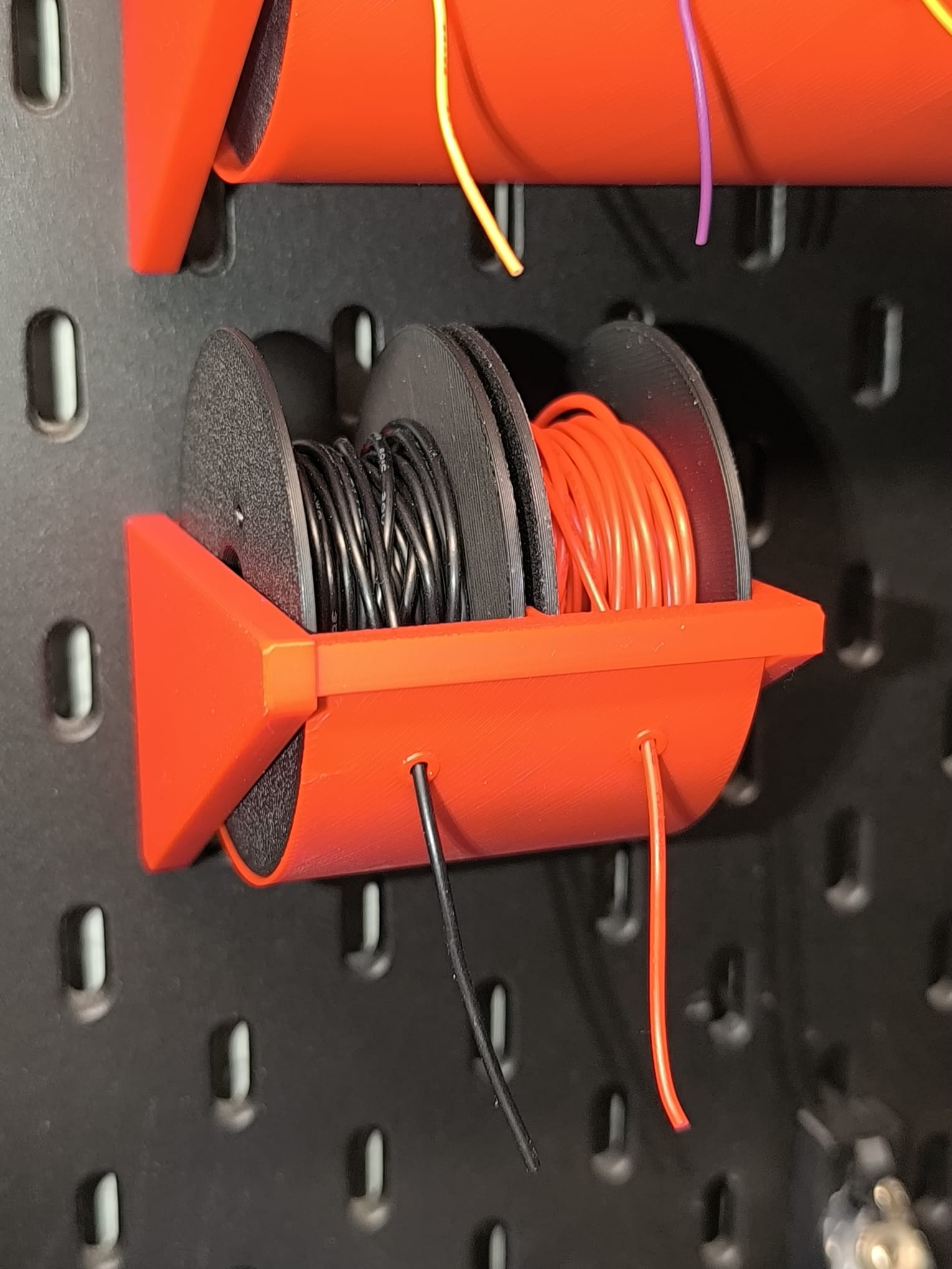 Miniatura 3 do modelo 3D Skadis Wire Spool Holder