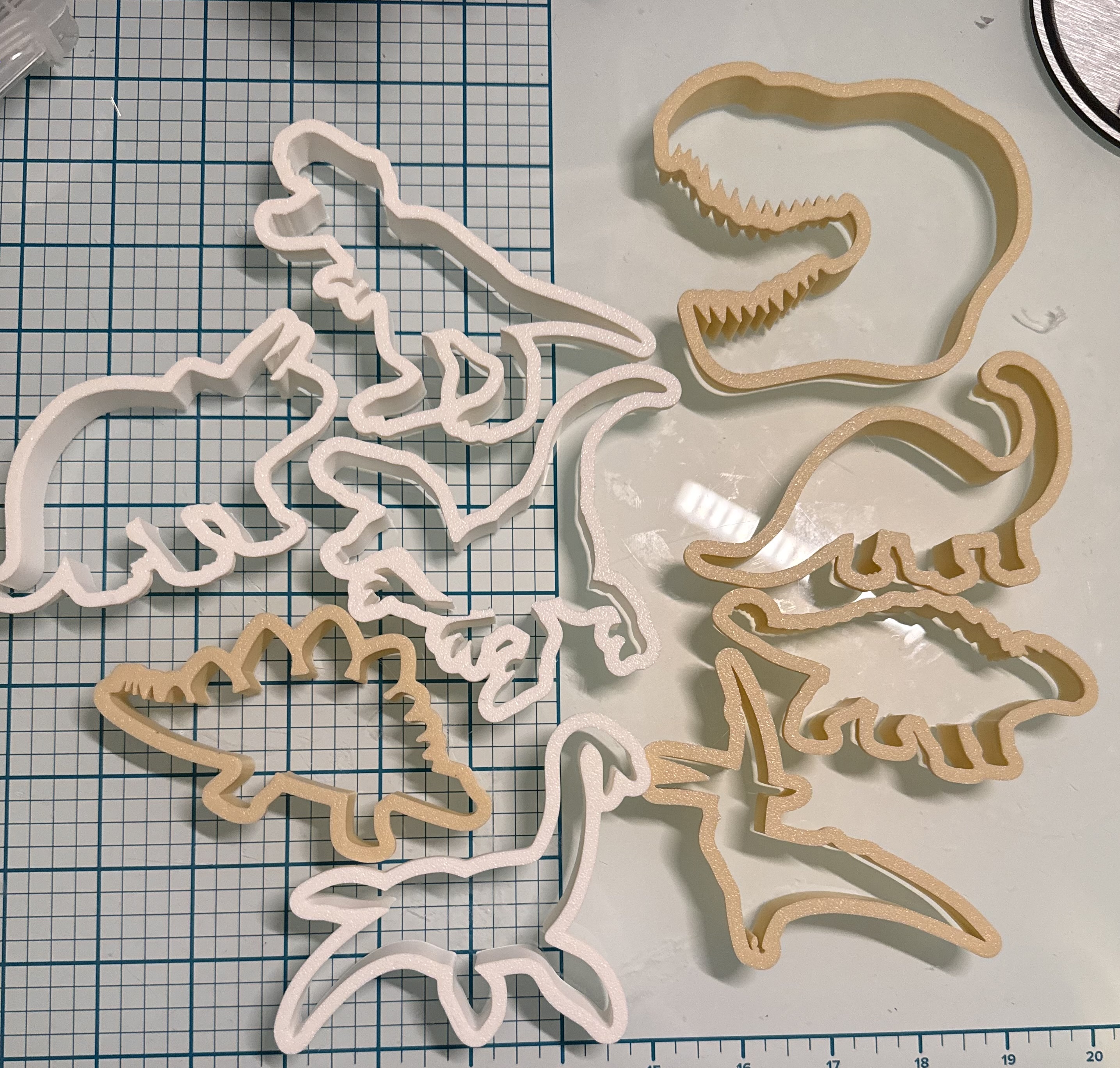 Miniatura 1 do modelo 3D Dinosaur Cookie Cutters
