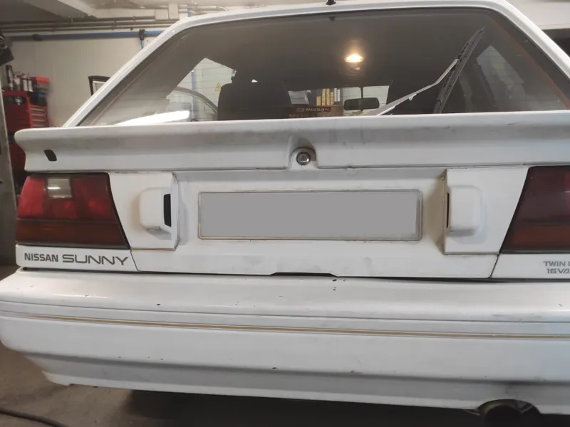 Tapones alerón Nissan Sunny GTI n13 