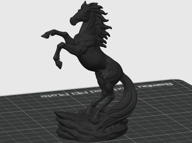 Steigendes Pferd Skulptur