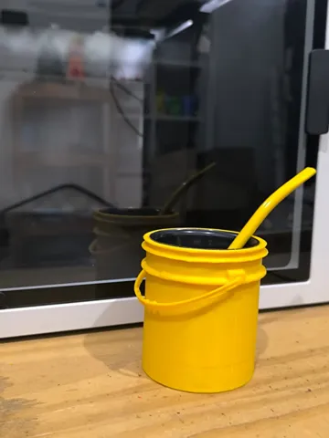 Modelo para impresión 3D: mate balde para polimero escalonado — vista de referencia 3