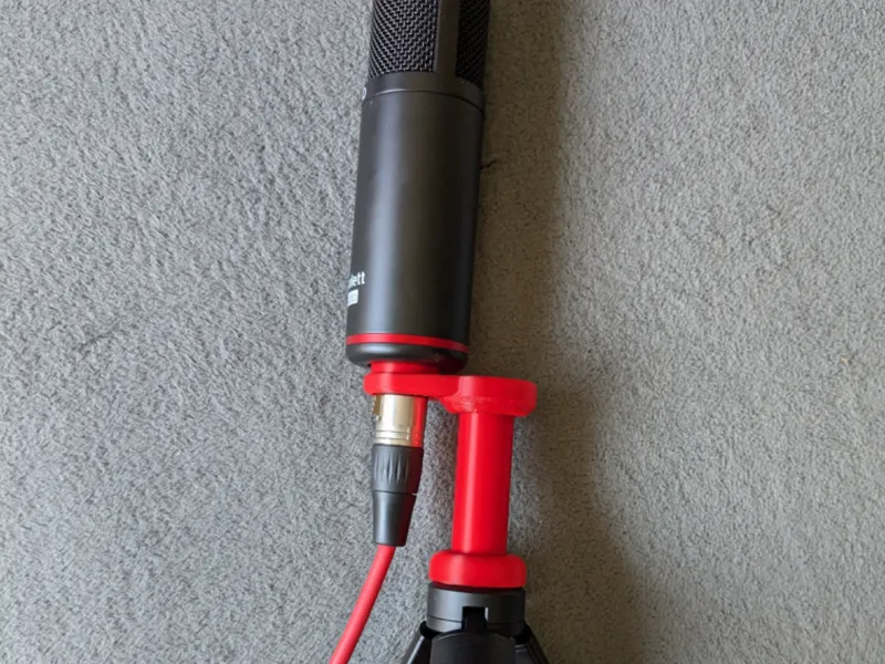 Scarlett Studio microphone stand